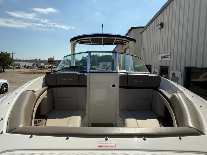 Slide: The Image of Sea Ray 270 SLX 2011 - 3