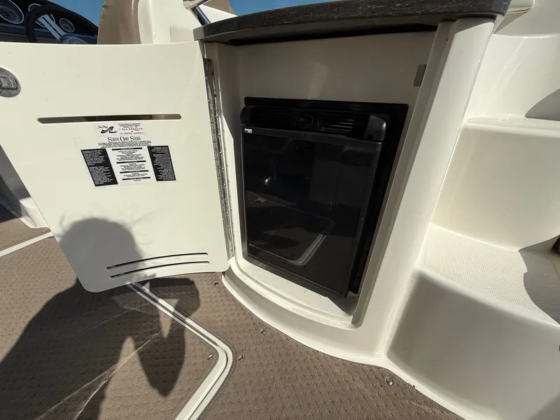 Slide: The Image of Sea Ray 270 SLX 2011 - 33