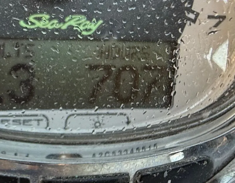 Slide: The Image of Sea Ray 270 SLX 2011 - 35