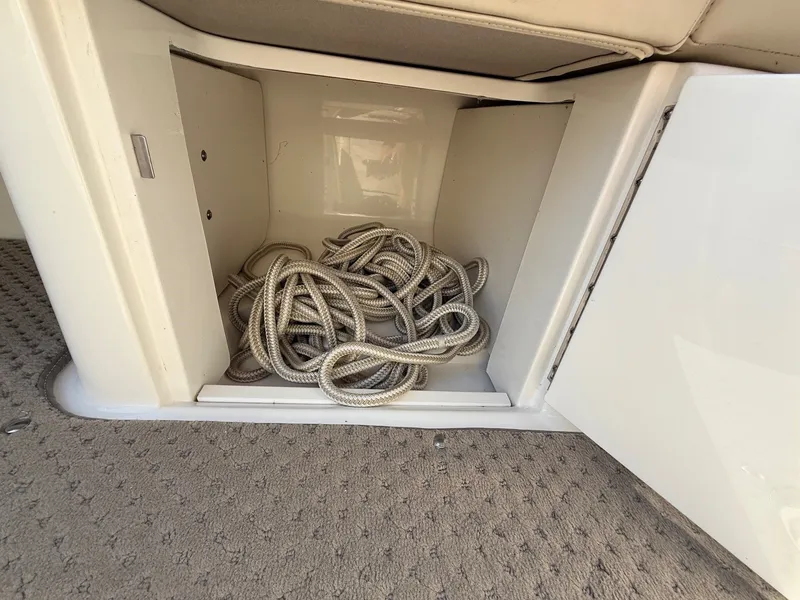 Slide: The Image of Sea Ray 270 SLX 2011 - 38