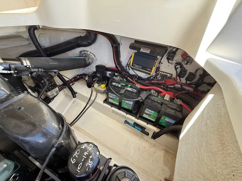 Slide: The Image of Sea Ray 270 SLX 2011 - 40