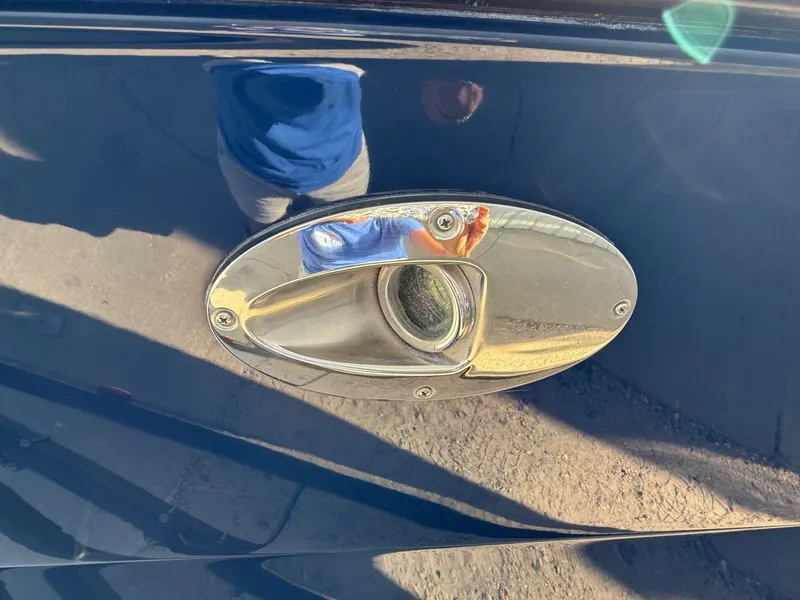 Slide: The Image of Sea Ray 270 SLX 2011 - 5