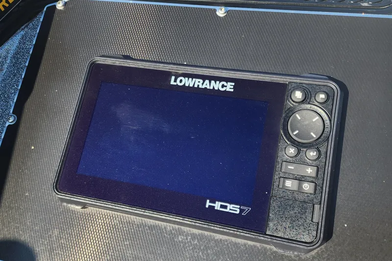 Slide: The Image of Lowrance HDS-7 fishfinder on 2020 Ranger Z520L boat dashboard. - 4