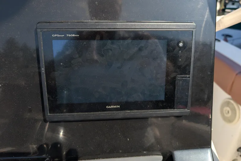 Slide: The Image of Garmin GPSMAP 7608xsv on 2018 Wellcraft 242 Fisherman boat dashboard. - 7