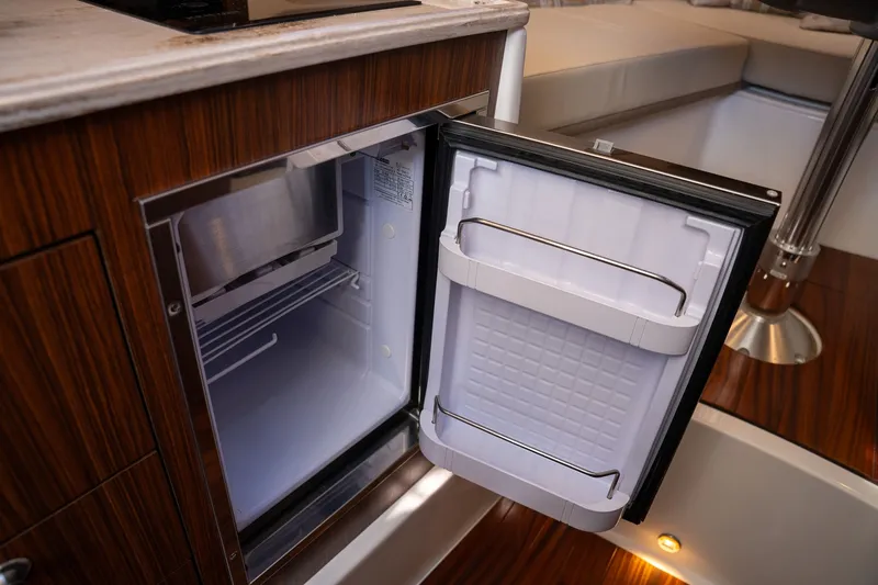 Slide: The Image of Pursuit OS 325 Offshore 2022 - 20