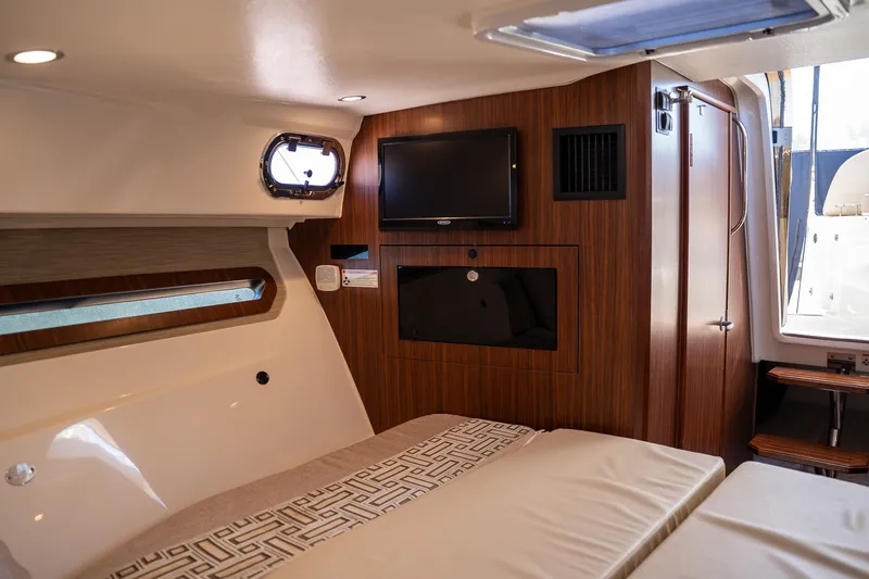 Slide: The Image of Pursuit OS 325 Offshore 2022 - 21