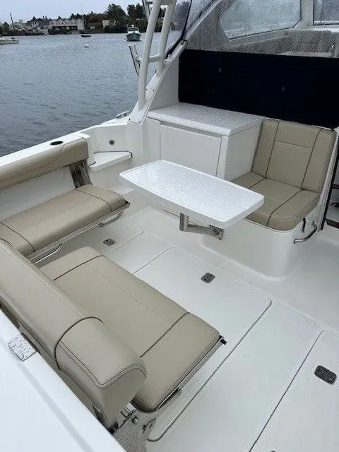 Slide: The Image of Pursuit OS 325 Offshore 2022 - 5