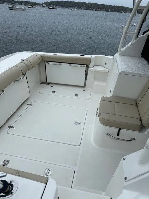 Slide: The Image of Pursuit OS 325 Offshore 2022 - 6