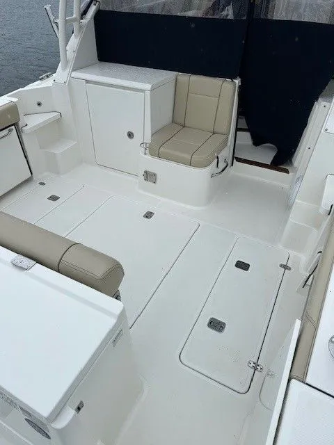 Slide: The Image of Pursuit OS 325 Offshore 2022 - 7