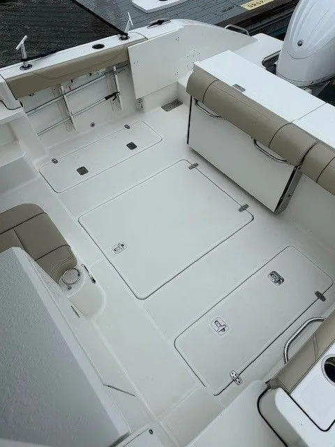 Slide: The Image of Pursuit OS 325 Offshore 2022 - 8