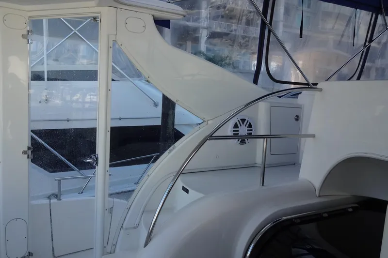 Slide: The Image of Interior view of a 2007 Meridian 459 yacht, featuring sleek design and modern amenities. - 77