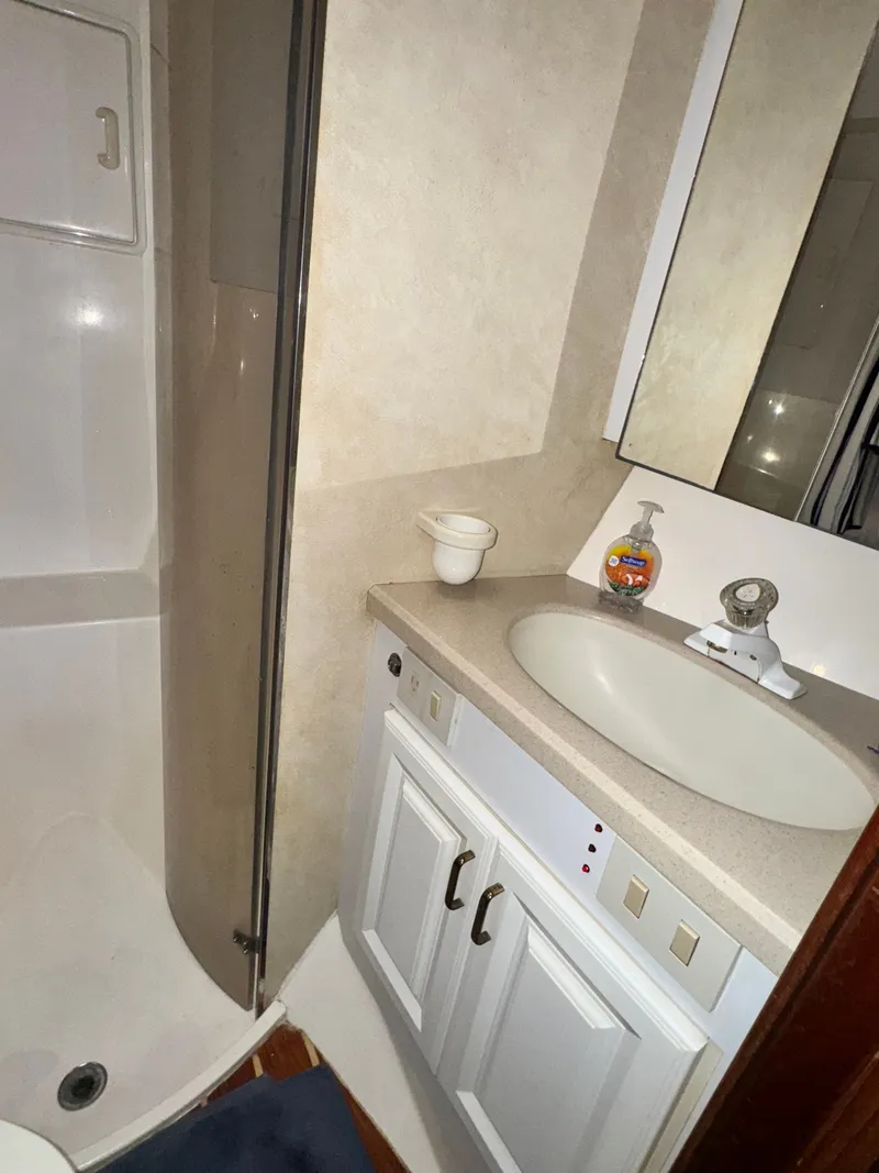 Slide: The Image of Ocean Yachts 43 Super Sport 2000 - 14