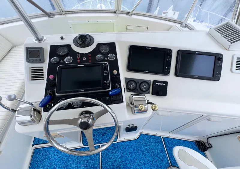 Slide: The Image of Ocean Yachts 43 Super Sport 2000 - 16