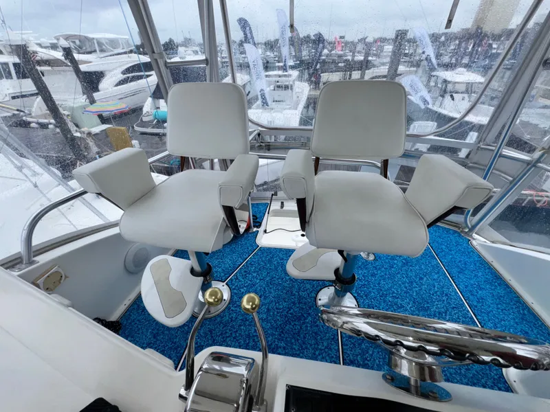 Slide: The Image of Ocean Yachts 43 Super Sport 2000 - 19