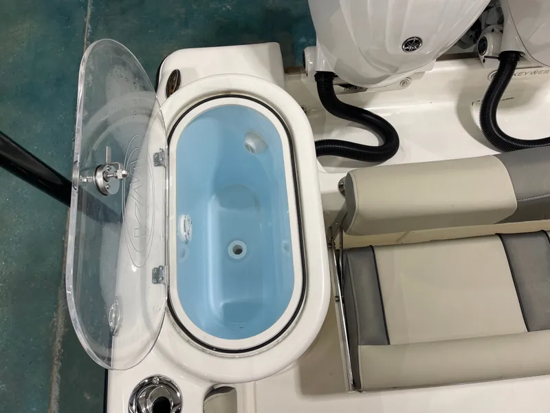 Slide: The Image of Key West 260CC 2025 - 24