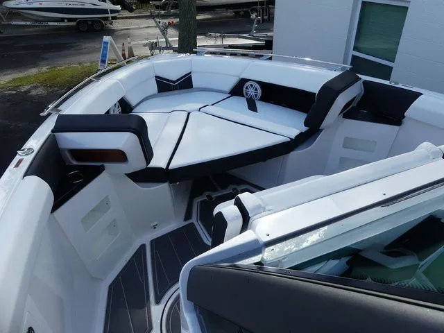 Slide: The Image of Monterey Elite 30 OB 2026 - 24