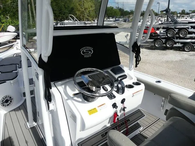 Slide: The Image of Sportsman Masters 267 Bay Boat 2021 - 16