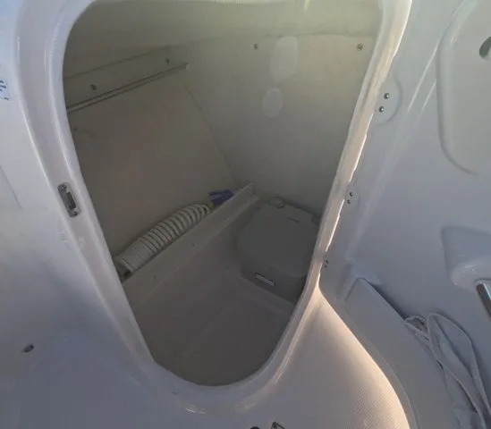 Slide: The Image of Robalo R207 Dual Console 2023 - 13