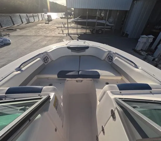 Slide: The Image of Robalo R207 Dual Console 2023 - 18