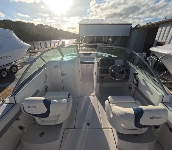 Slide: The Image of Robalo R207 Dual Console 2023 - 27