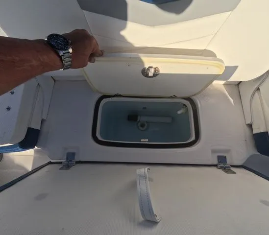 Slide: The Image of Robalo R207 Dual Console 2023 - 8