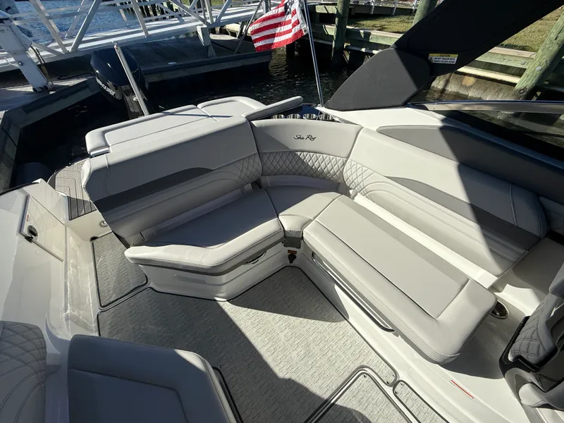 Slide: The Image of Sea Ray SLX 260 Outboard 2026 - 12