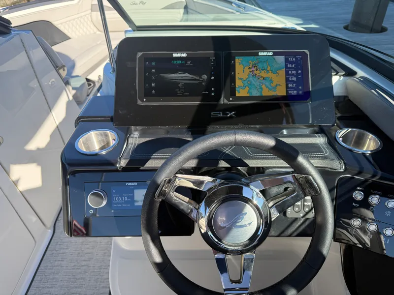 Slide: The Image of Sea Ray SLX 260 Outboard 2026 - 20