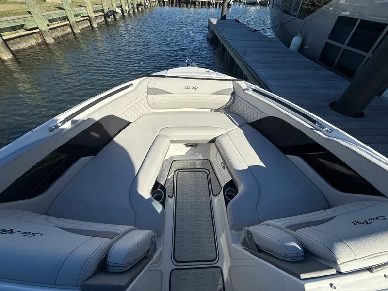 Slide: The Image of Sea Ray SLX 260 Outboard 2026 - 27