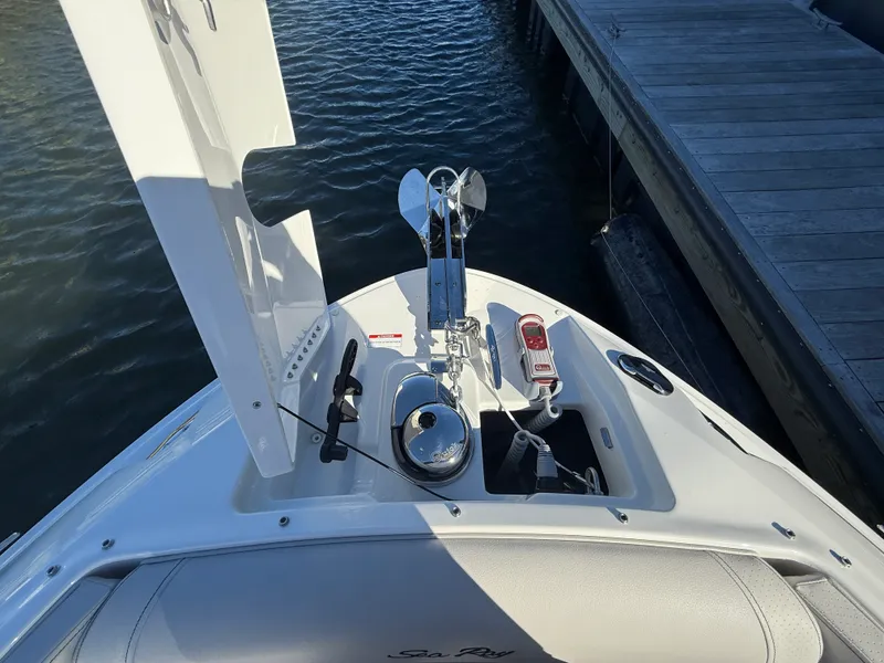 Slide: The Image of Sea Ray SLX 260 Outboard 2026 - 33