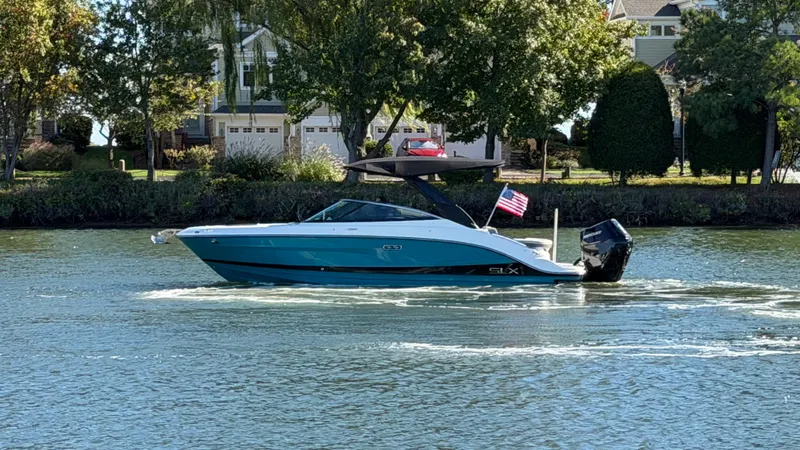 Slide: The Image of Sea Ray SLX 260 Outboard 2026 - 5
