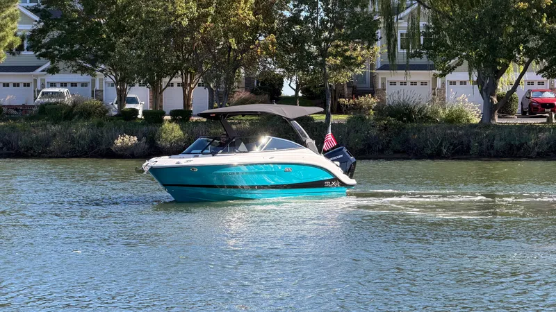 Slide: The Image of Sea Ray SLX 260 Outboard 2026 - 6