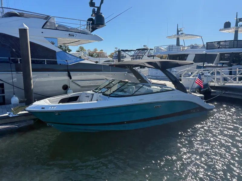Slide: The Image of Sea Ray SLX 260 Outboard 2026 - 7
