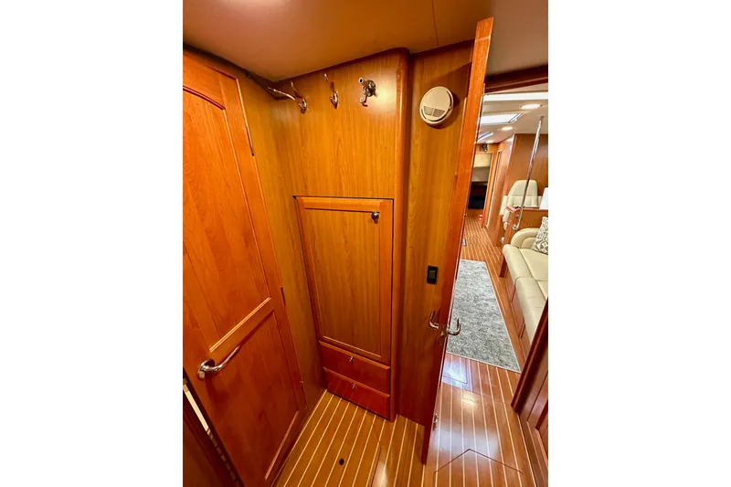 Slide: The Image of Interior of 2008 Hunter 49 yacht with wooden paneling and modern design. - 107