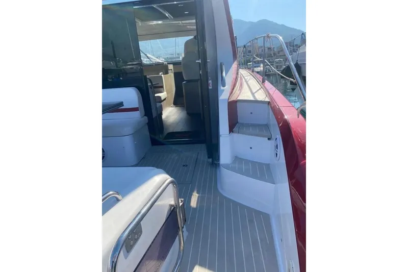 Slide: The Image of Azimut Nexus X47 2020 yacht interior with sleek design and modern amenities. - 14