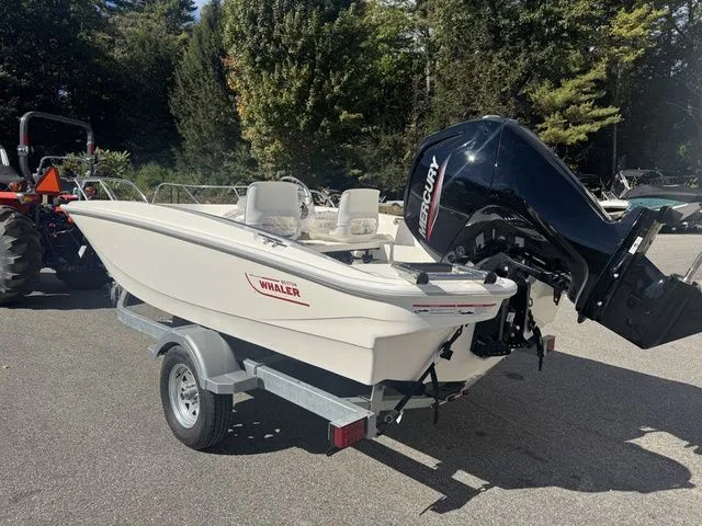 Slide: The Image of Boston Whaler 16- SUPER SPORT 2026 - 3