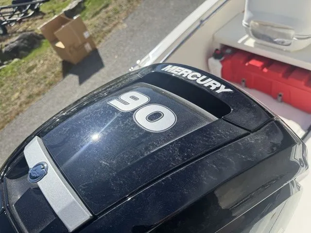 Slide: The Image of Boston Whaler 16- SUPER SPORT 2026 - 5