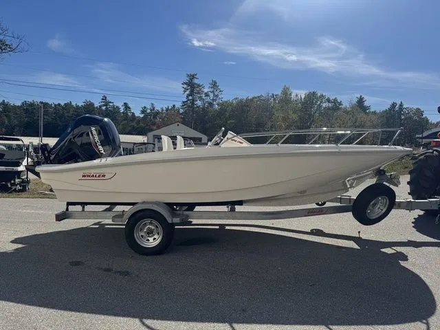 Slide: The Image of Boston Whaler 16- SUPER SPORT 2026 - 6