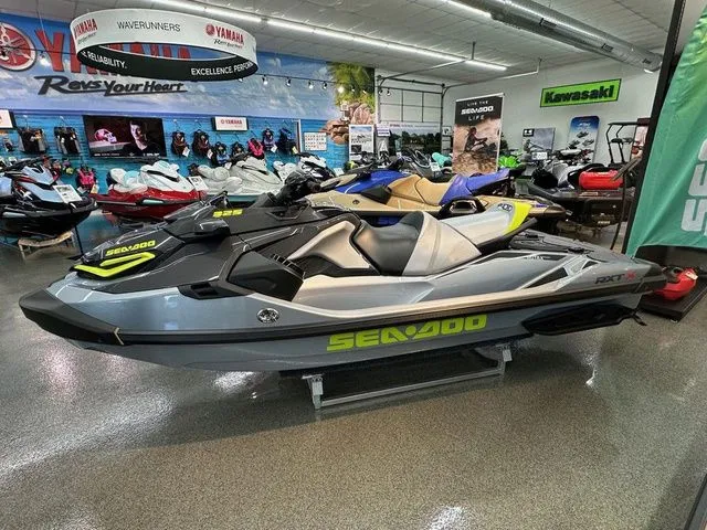 Slide: The Image of Sea-Doo RXT-X 2025 - 4