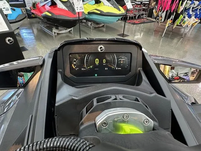 Slide: The Image of Sea-Doo RXT-X 2025 - 6