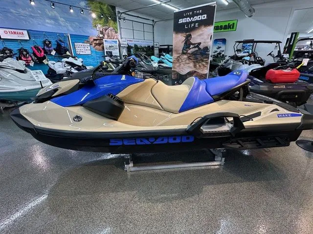 Slide: The Image of Sea-Doo Wake 170 2025 - 4