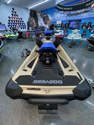 Slide: The Image of Sea-Doo Wake 170 2025 - 5