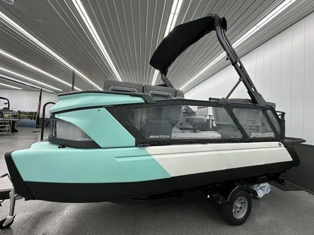 Slide: The Image of Sea-Doo Switch Cruise 18 2026 - 4