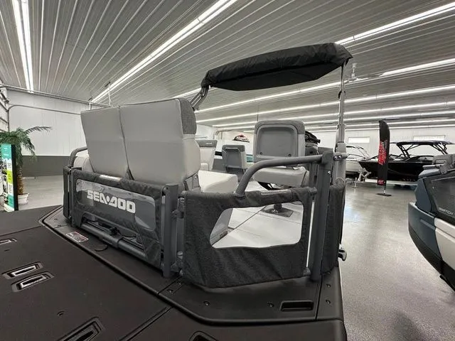 Slide: The Image of Sea-Doo Switch Cruise 18 2026 - 7