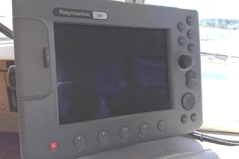 Slide: The Image of Raymarine C80 display on 1999 Bayliner 3388 Motoryacht. - 26