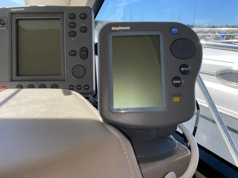 Slide: The Image of Navigation equipment on a 1999 Bayliner 3388 Motoryacht. - 27