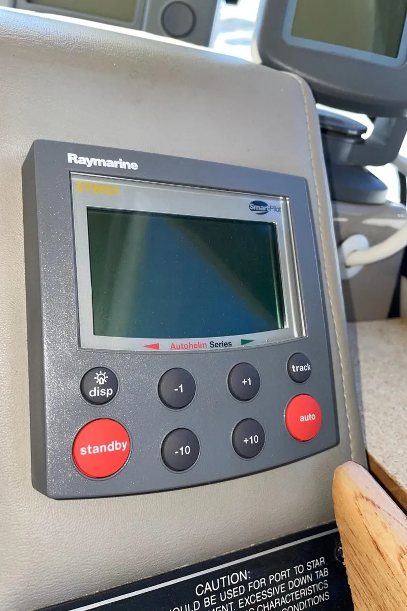 Slide: The Image of Raymarine autopilot control on 1999 Bayliner 3388 Motoryacht. - 29