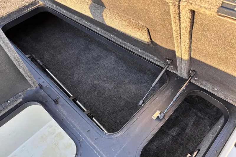 Slide: The Image of Minn Kota Ultrex trolling motor on 2011 Skeeter ZX250 boat, featuring i-Pilot Link technology. - 48