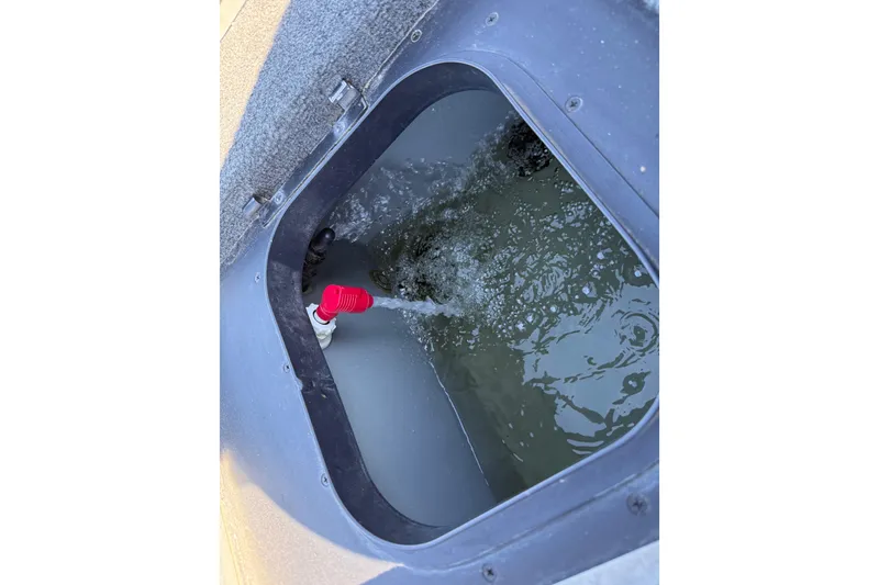 Slide: The Image of Livewell system in a 2011 Skeeter ZX250 boat with water inflow. - 83