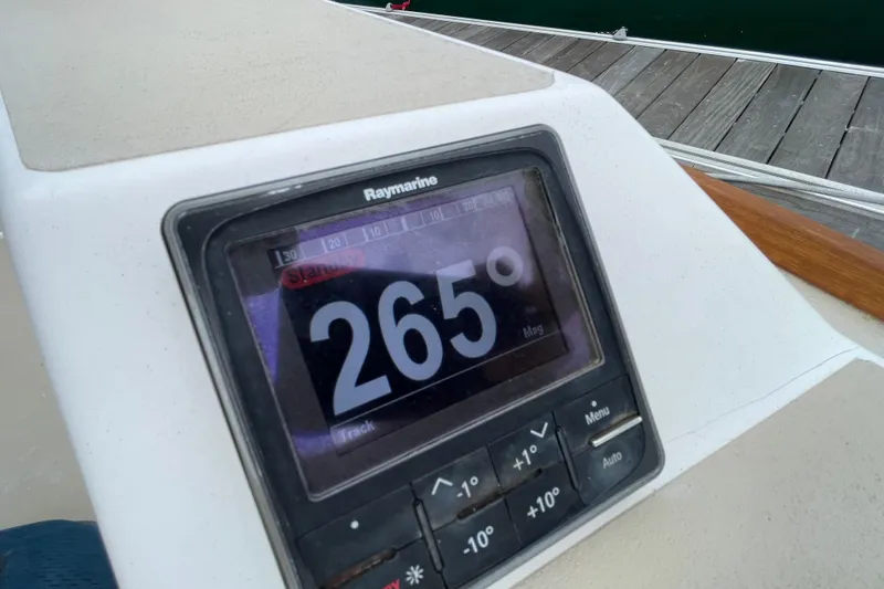 Slide: The Image of Raymarine navigation display showing 265 degrees on a 2001 J Boats J/32. - 8
