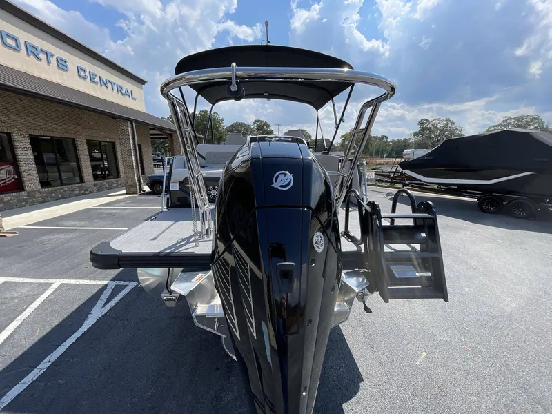 Slide: The Image of Crest Caribbean 250SLS 2026 - 15